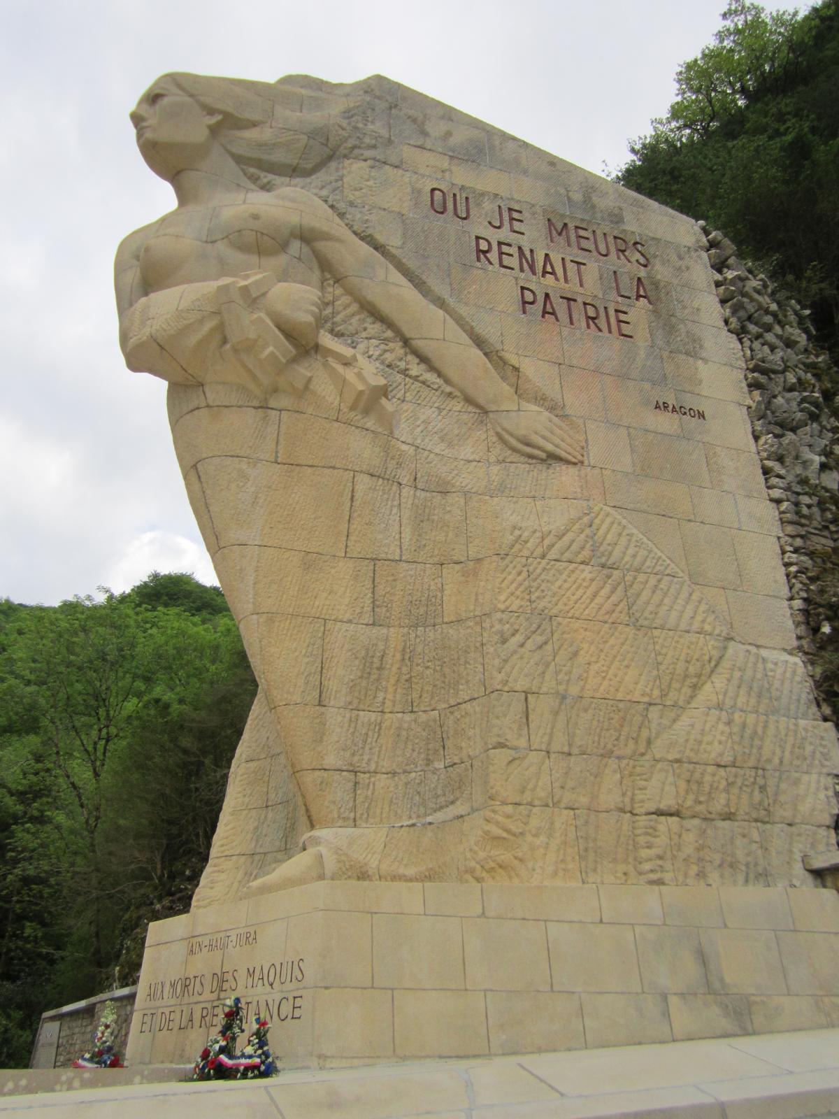 CERDON 8 mai 2015 Cérémonie au monument de la Résistance du Val d'Enfer