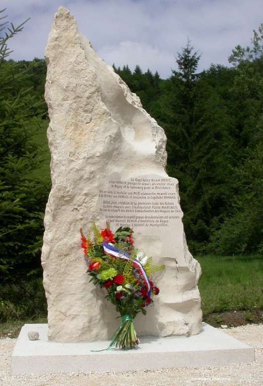 Stèle inaugurée en juillet 2005