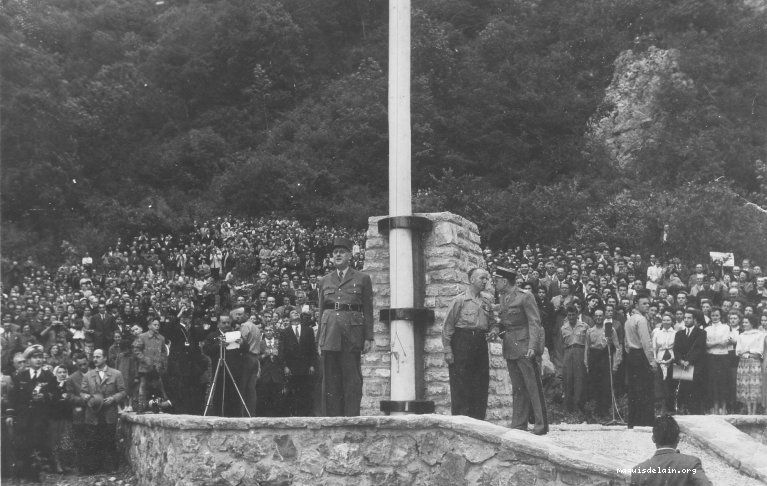 Le général vient d'envoyer les couleurs