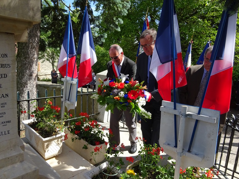 Longeray-Léaz 14 juin 1944/14 juin 2016_1 Monument aux Morts