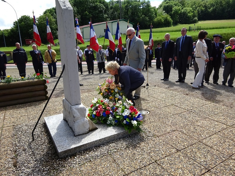 Longeray-Léaz 14 juin 1944/14 juin 2016_ 5 dépôt de gerbe-M-M